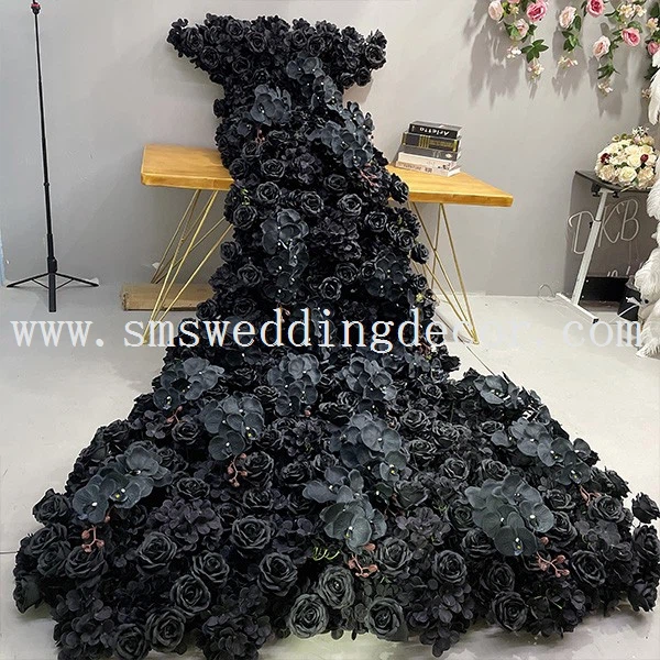 table runner flower arrangements