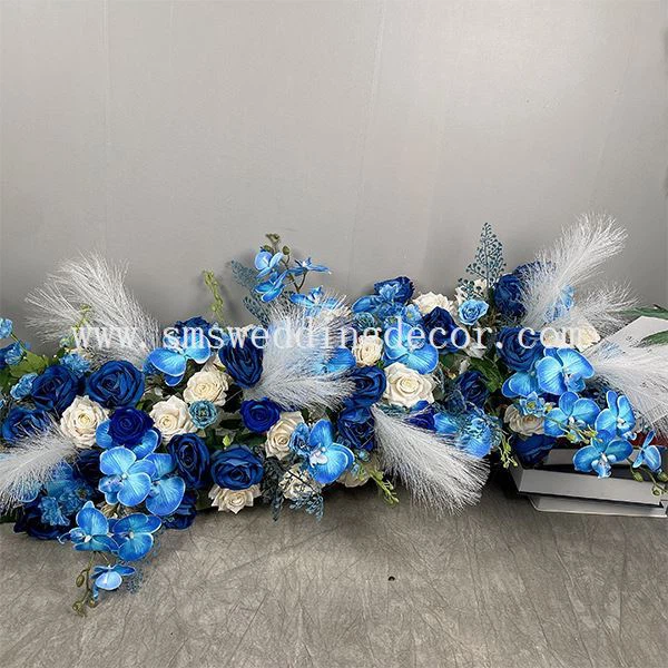 blue and white flower arrangements for weddings