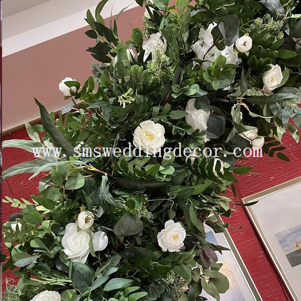 best greenery for wedding arch