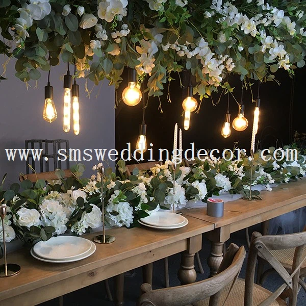 table runner flower arrangements