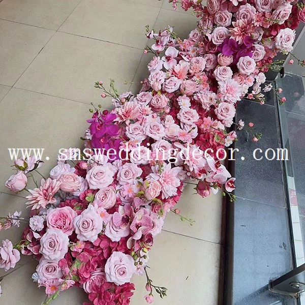 runner flower arrangement